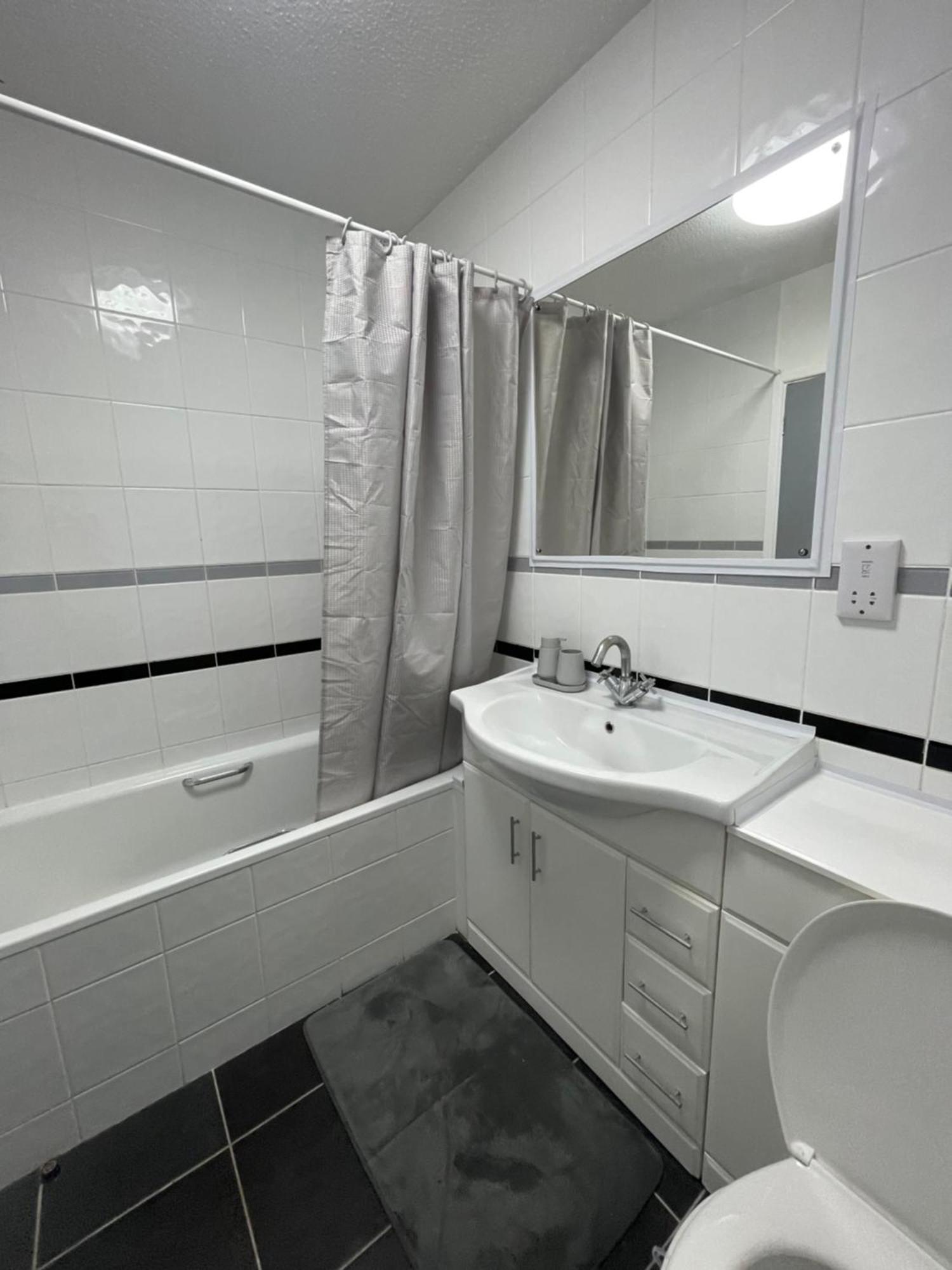 Cardiff Bay Apartment With Parking 외부 사진